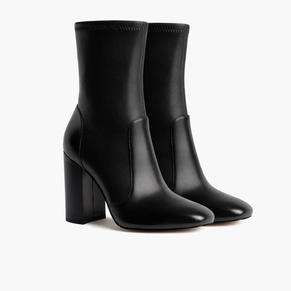 Marquee | Black — three-quarter view