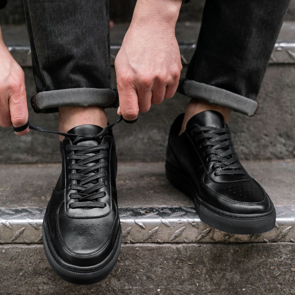 Men's Court Low Top Sneaker In Jet Black Leather Men's Court Low Top Sneaker In Jet Black Leather
