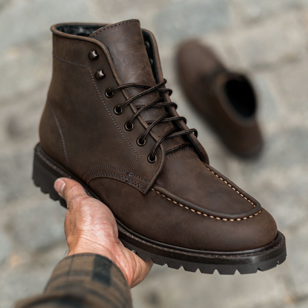 Men's Diplomat Moc Toe Boot In Brown 'Tobacco' Leather