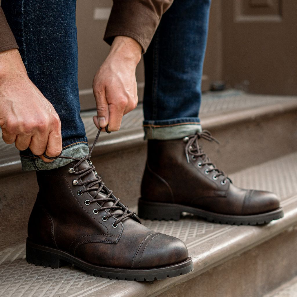 Men's Heritage Captain Boot In Brownstone Leather - Thursday