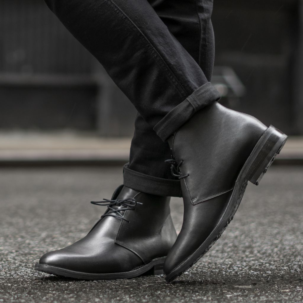 Men's Scout Chukka Boot In Black Leather