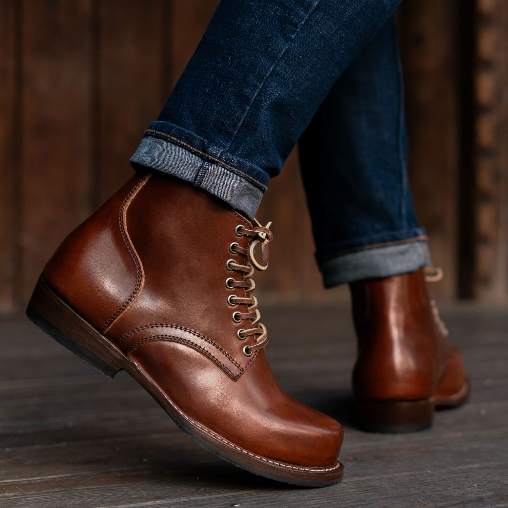 Men's Brawler Boot In Medium Brown Harness Leather - Thursday