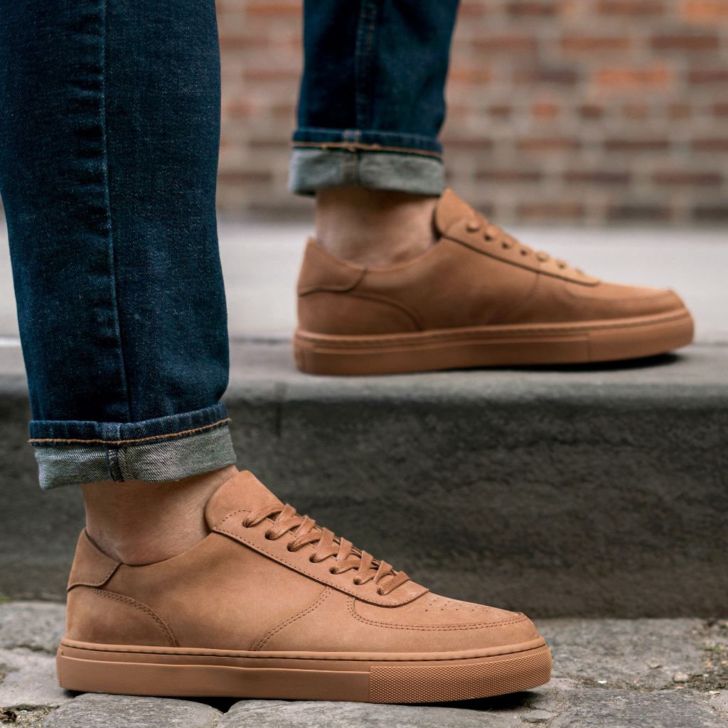 Men's Court Low Top Sneaker In Tan 'Clay' Nubuck - Thursday