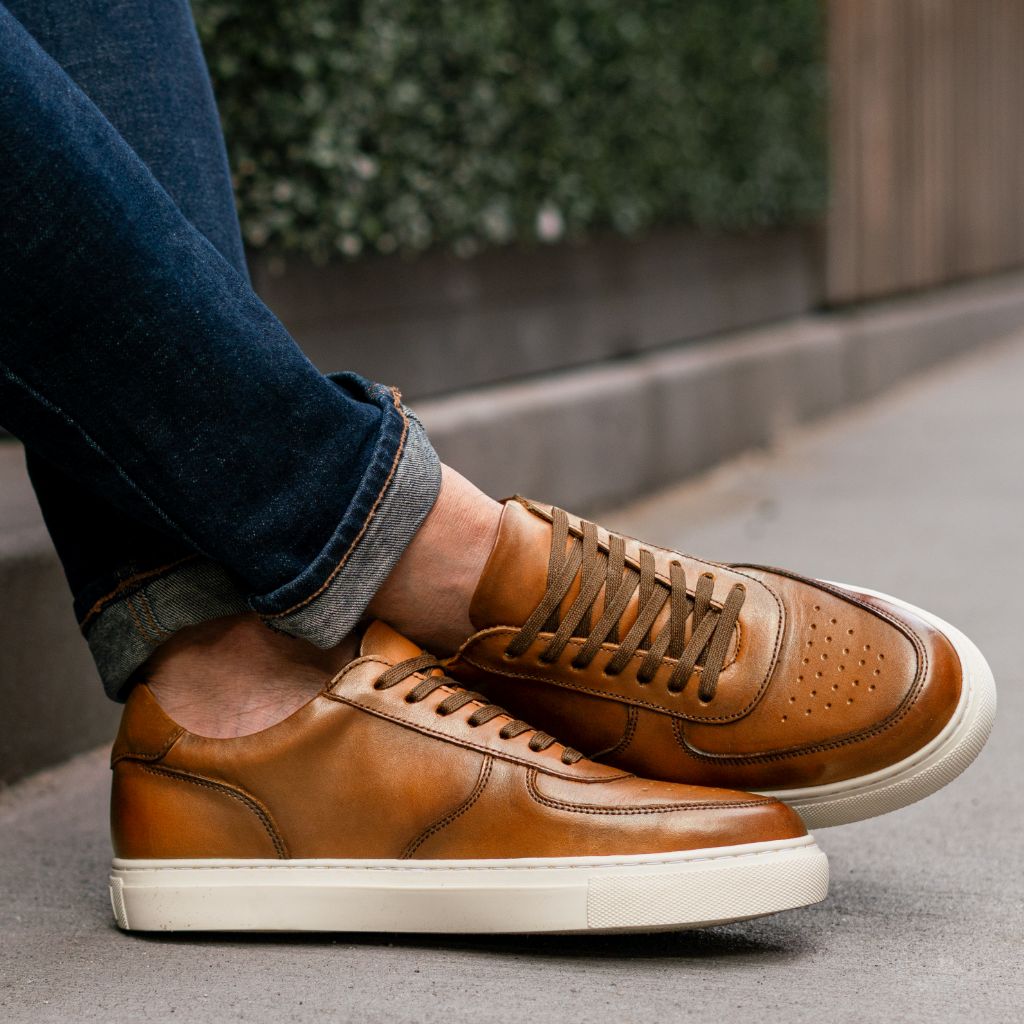 【関税＆送料込み】Tod'S Brown Low Top Sneakers With Cleat Man BROWN Tod's Sneakers in Suede XXM03E0GC50MJH8PL3X | Tods