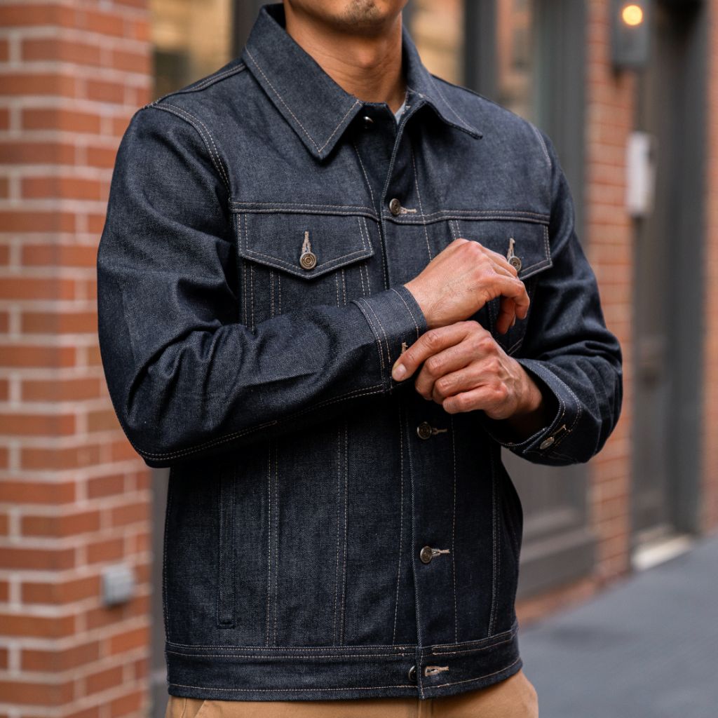 Men's Selvedge Raw Denim Trucker Jacket in Indigo - Thursday