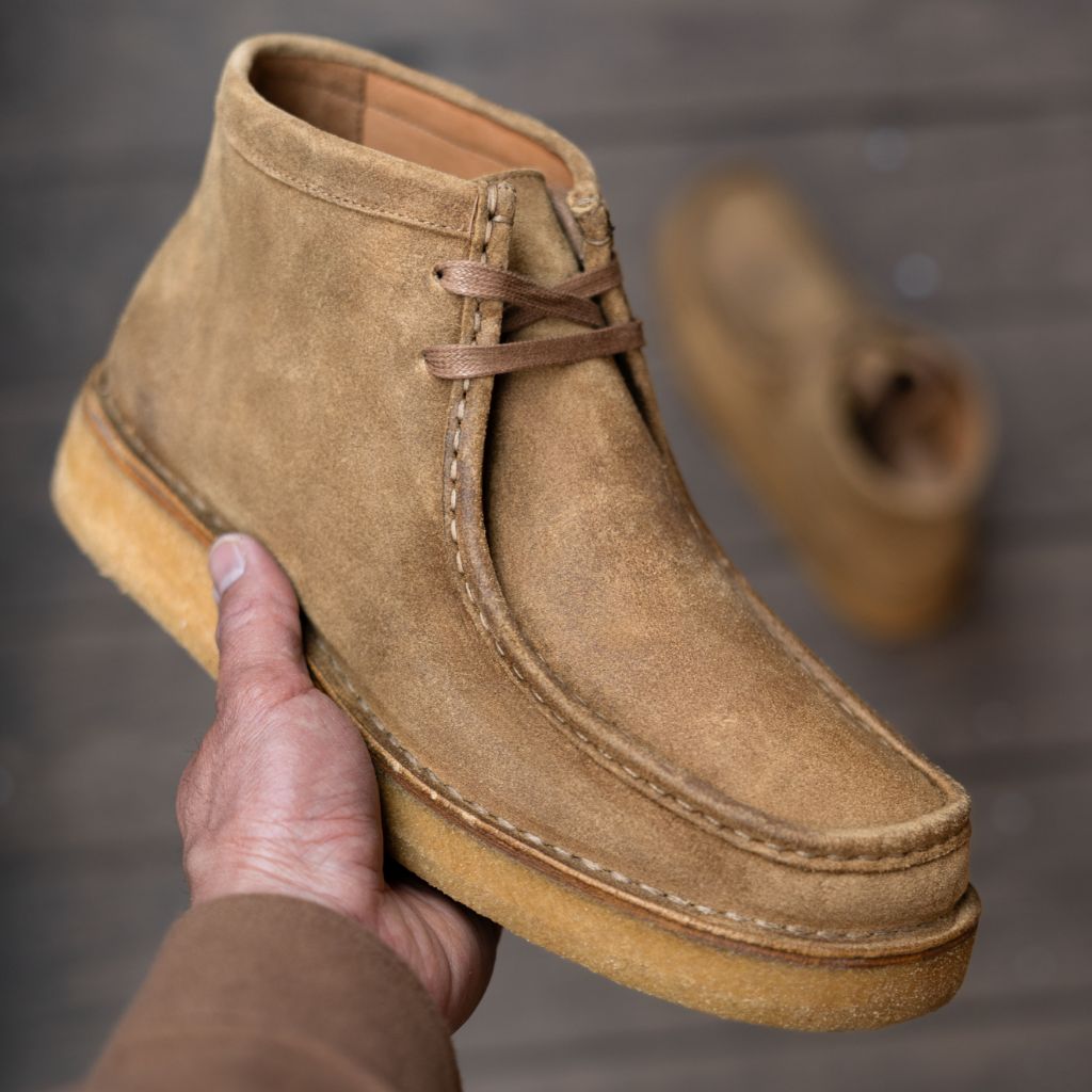 靴 sahara Sahara The Toyota Land Cruiser Sahara ZX in a bold red