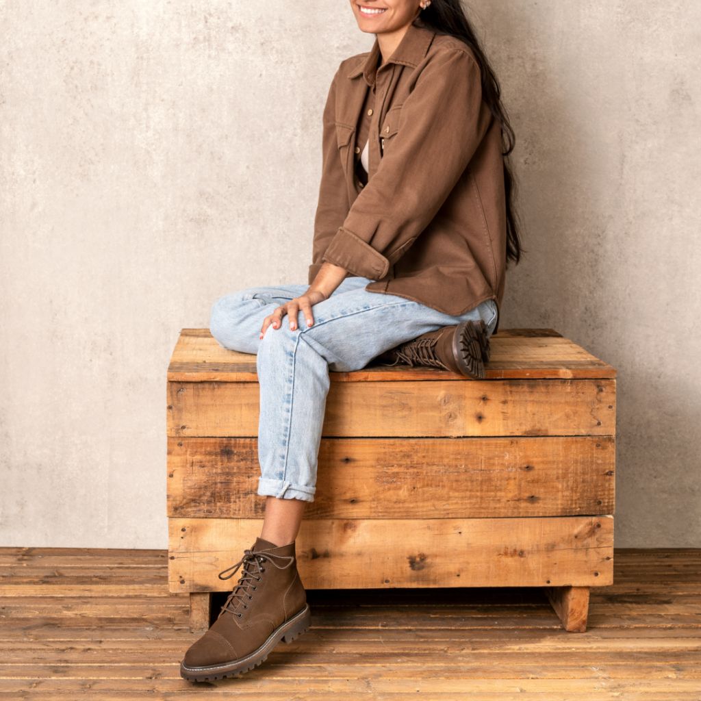 Women's Captain Lace-Up Boot In Tan Matte Thursday Boots