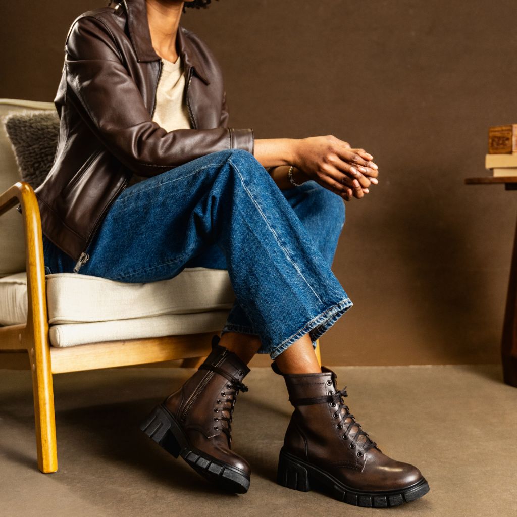 C.O.D.A. トゥシューズ 23 Women's Coda Zip-Up High Heel Boot In Dark Brown Leather - Thursday