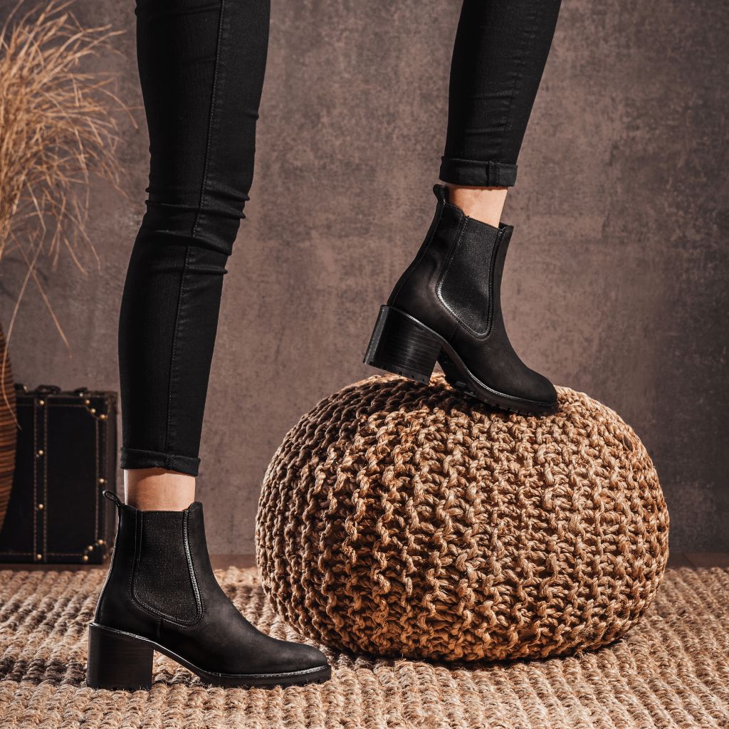 Women's Knockout High Heel Chelsea Boot In Black Matte Thursday