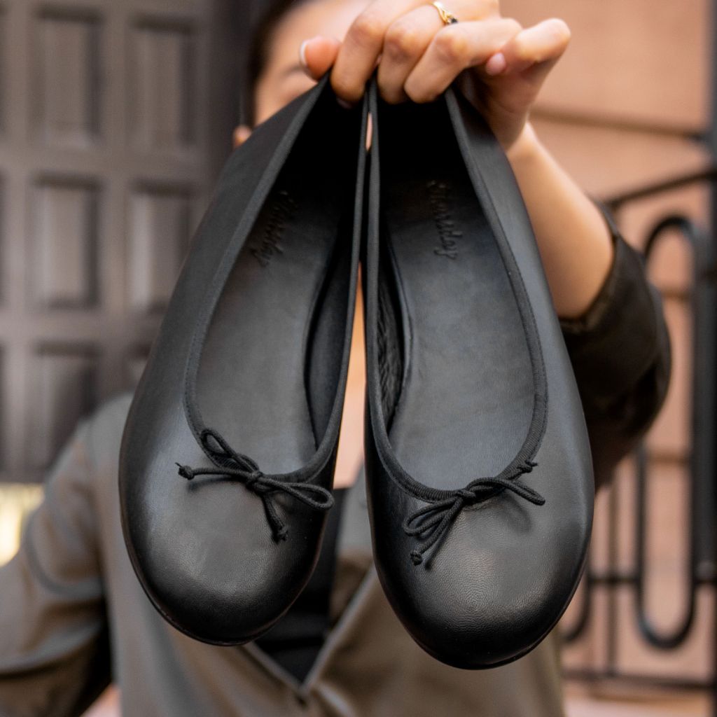 Women's Prima Ballet Flat In Black Leather - Thursday