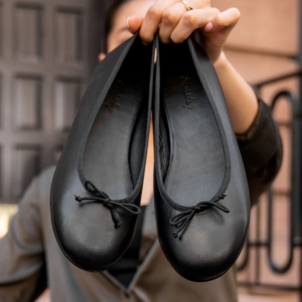 Women's Prima Ballet Flat In Black Leather Thursday
