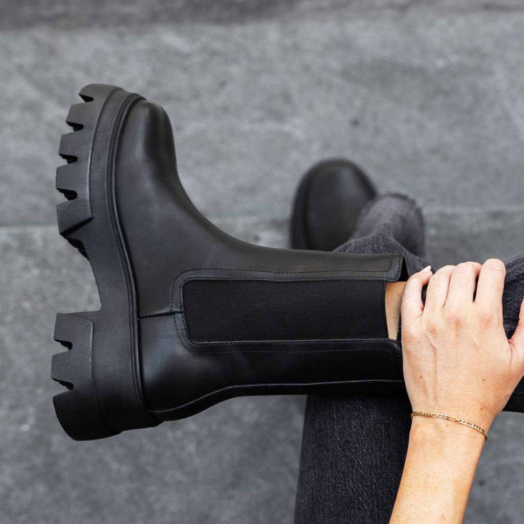 Chunky black fashion boots womens