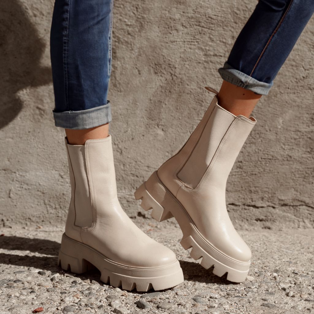 Women's Reign Chunky Outsole Chelsea Boot In Cream