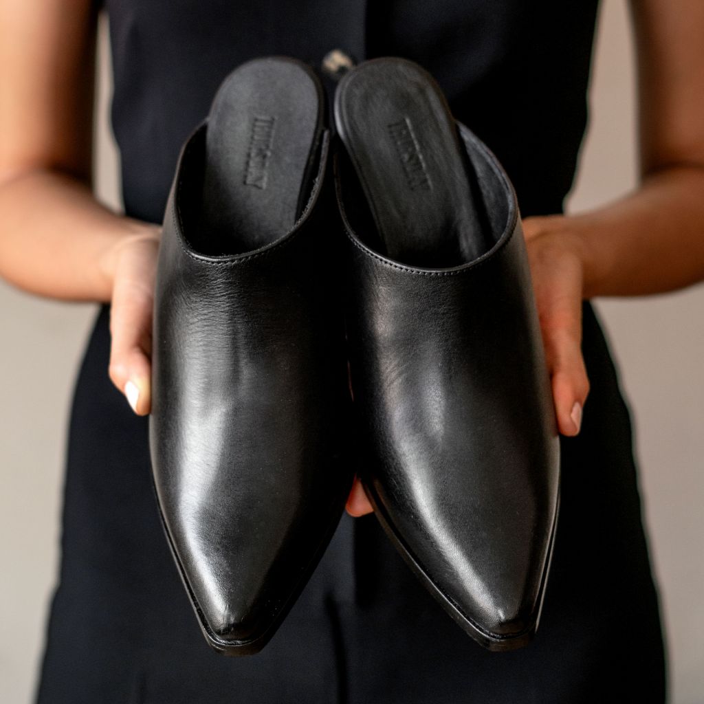 Womens black cheap leather mules