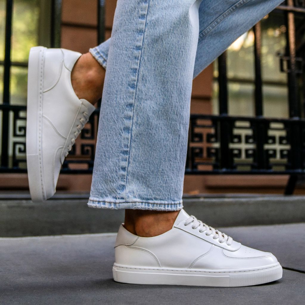 Women's Court Low Top Sneaker In White Leather Thursday