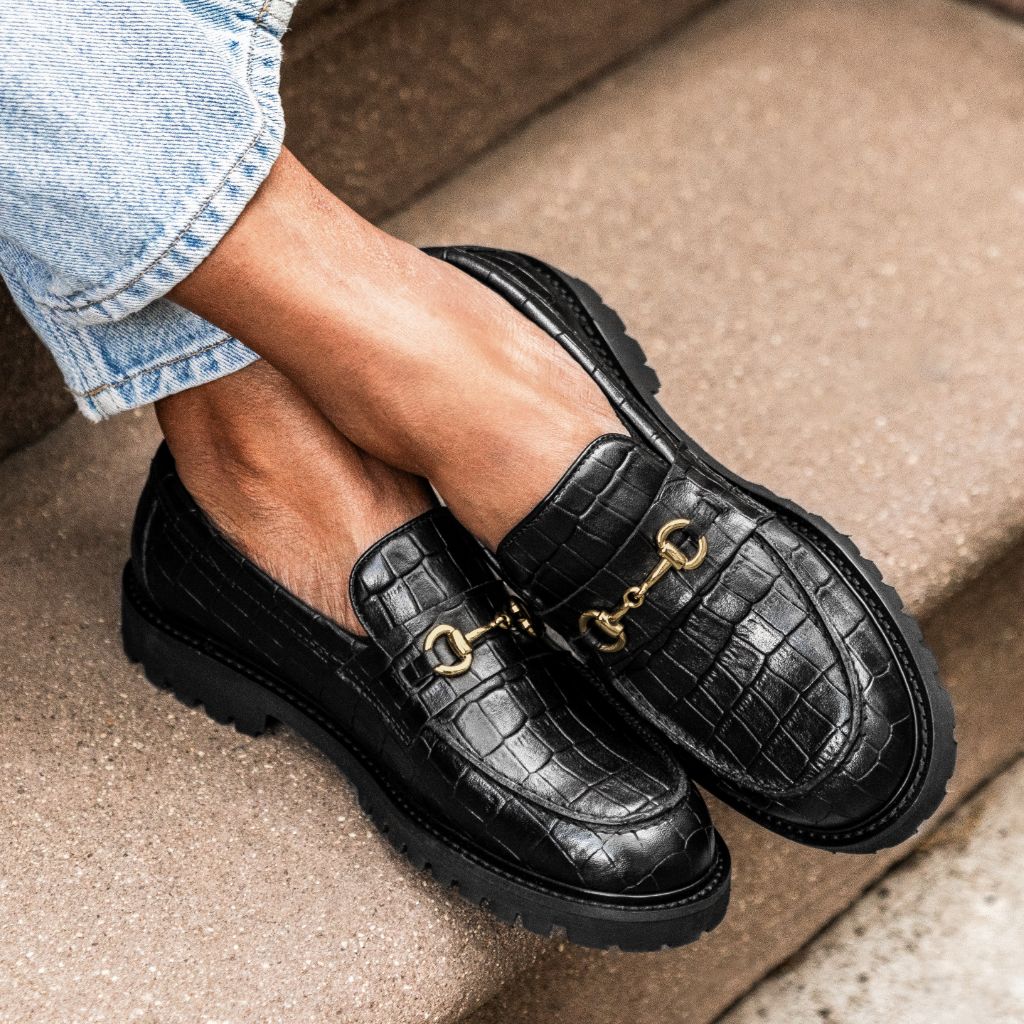 Alligator shops loafers womens