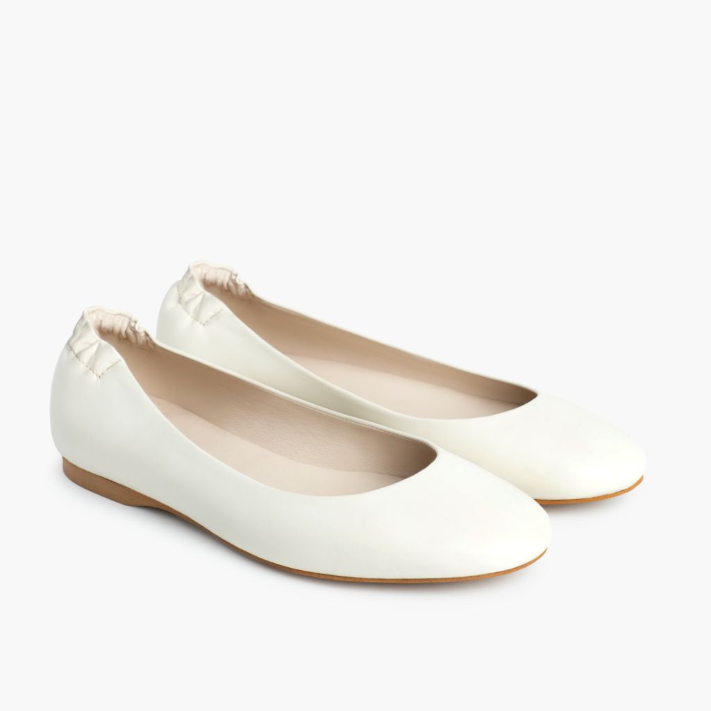 Women's Scrunch Ballet Flat In Ivory Leather - Thursday