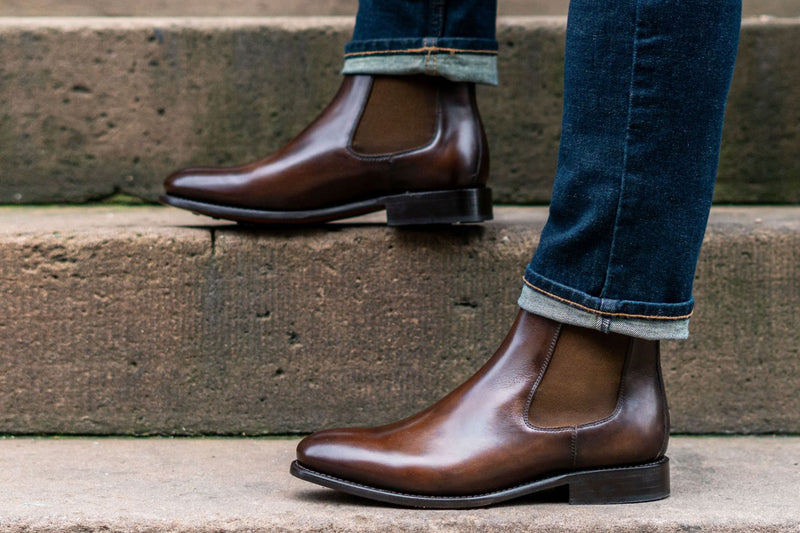 brown chelsea boots mens outfit