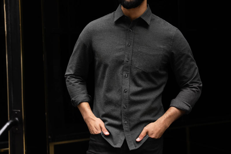 Das einfarbige Hemd