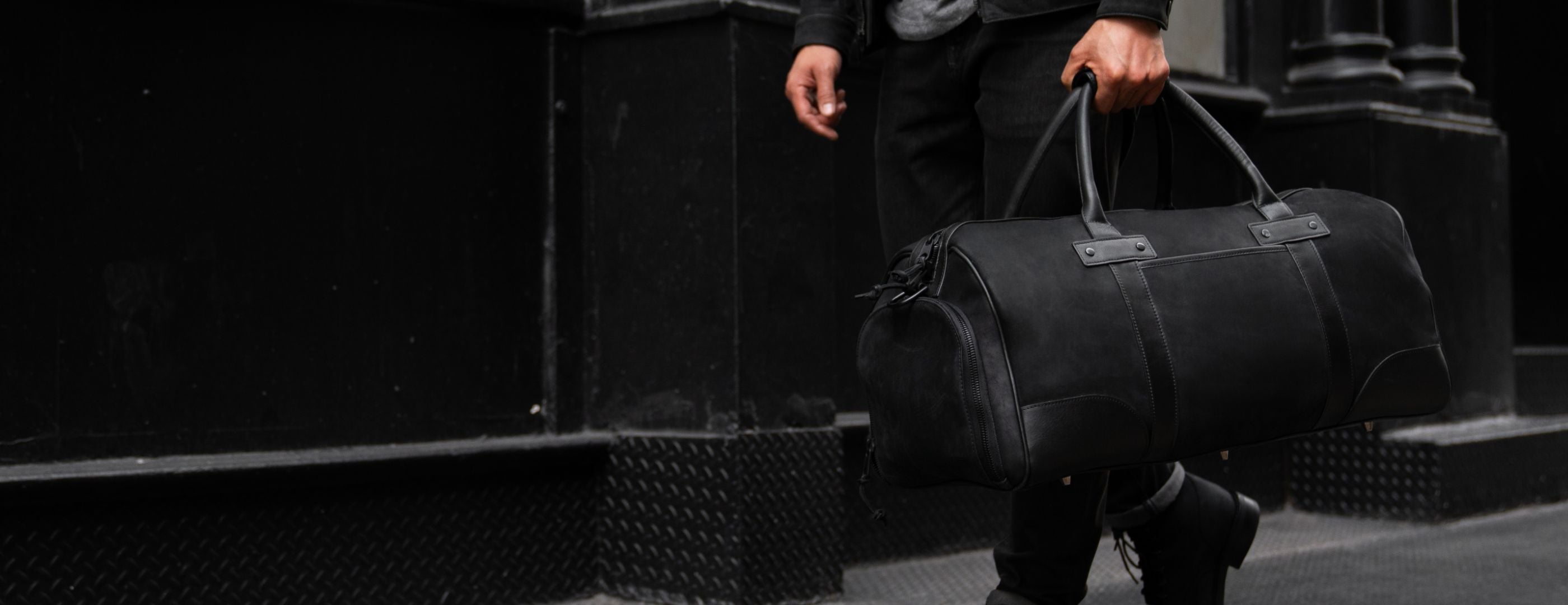 Men's Weekender Duffel Bag in Black Matte Leather - Thursday