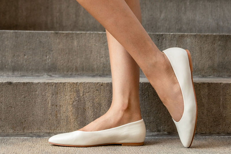 Women's Viva Ballet Flat In Ivory Leather - Thursday