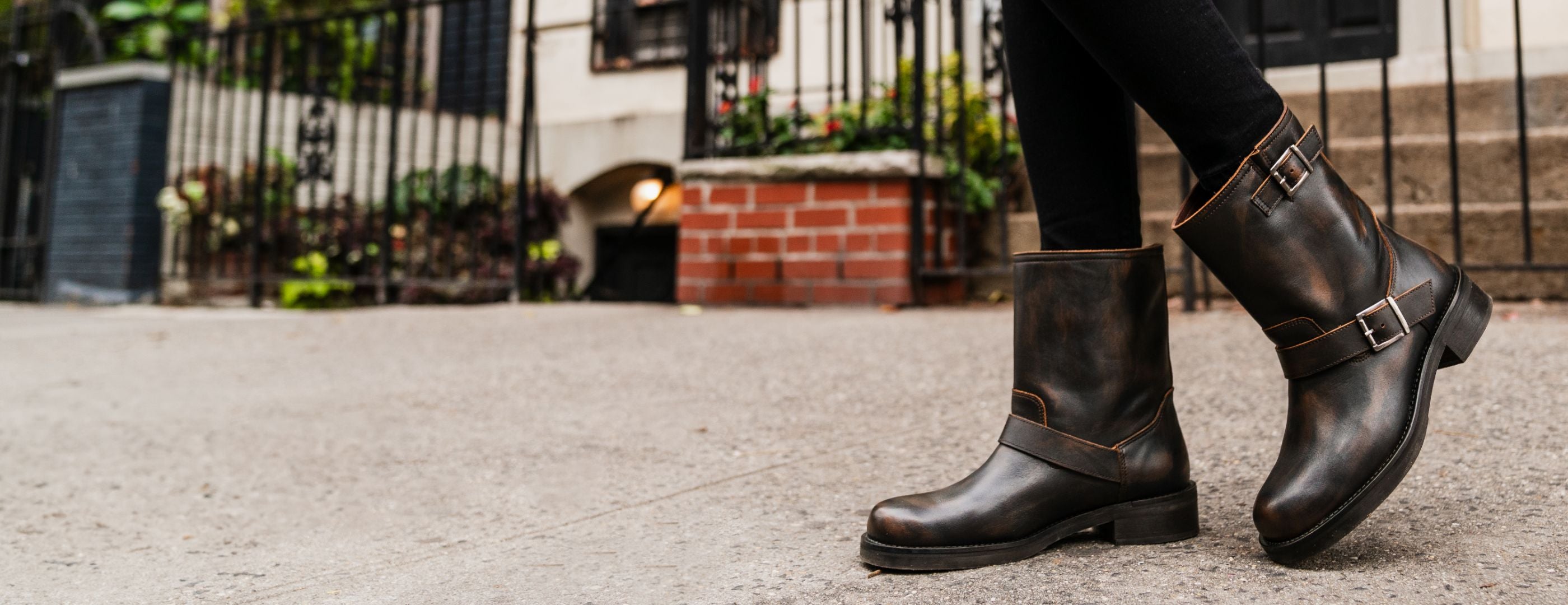 Women's Vandal Pull-On Moto Boot In Vintage Brown Leather - Thursday