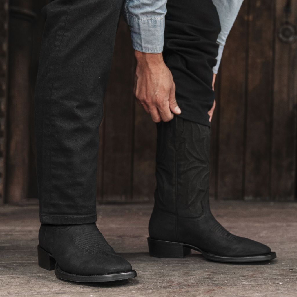 Thursday Boot Company Men's Rugged & Resilient Black Matte Leather Desperado Western Boot Size 10.5 Thursday Boot Company Men's Rugged & Resilient Black Matte Leather Desperado Western Boot Size 10.5