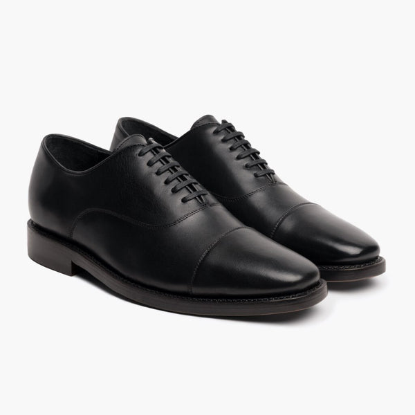 Men s Executive Cap Toe Dress Shoe In Black Leather Thursday