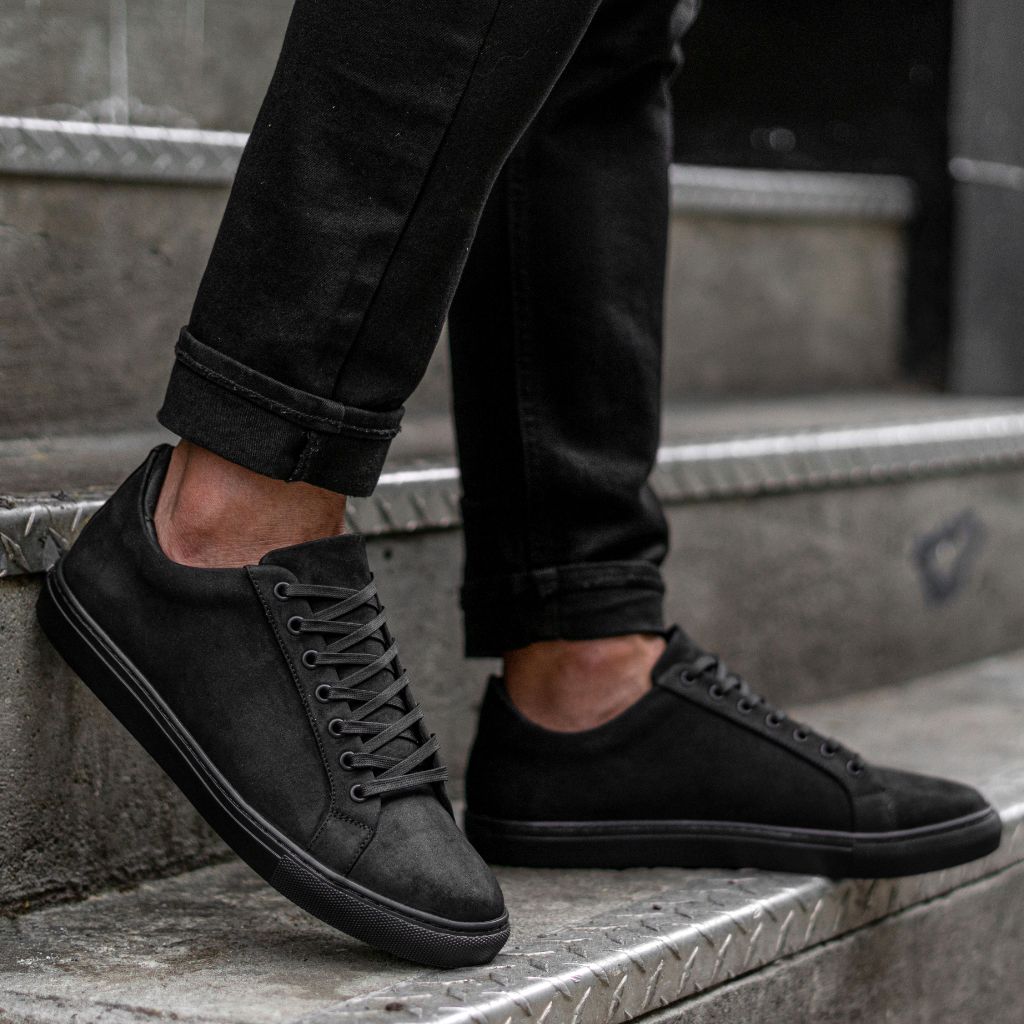 Men's Low Top In Black Leather - Thursday Boot Company