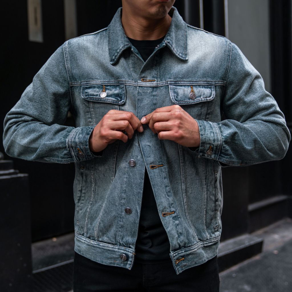 Men's Denim Trucker Jacket in Washed Indigo Thursday