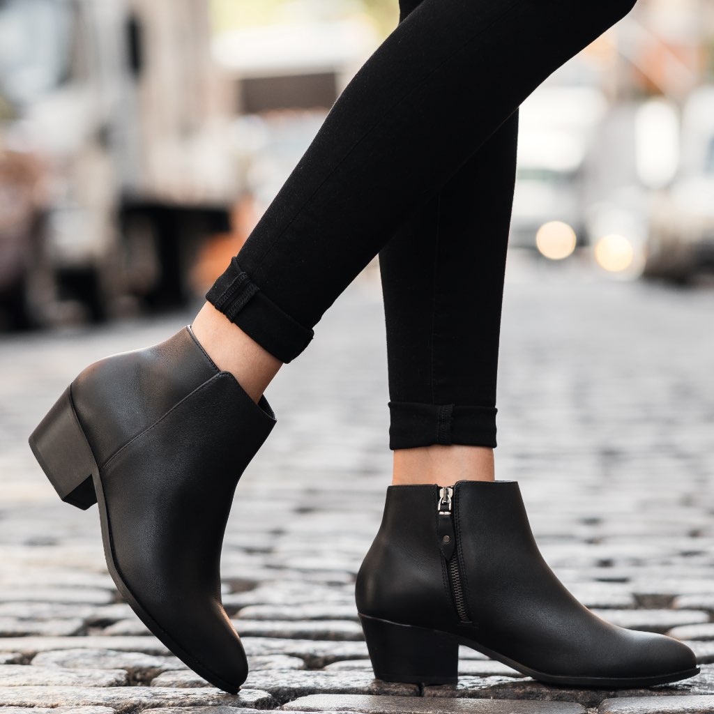 Women'S Downtown Bootie In Black Leather - Thursday Boot Company