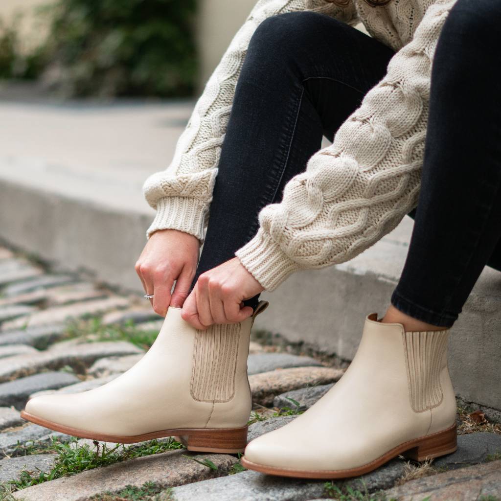 industrialisere mølle Brace Women's Dreamer Chelsea Boot In Beige Leather - Thursday Boot Company