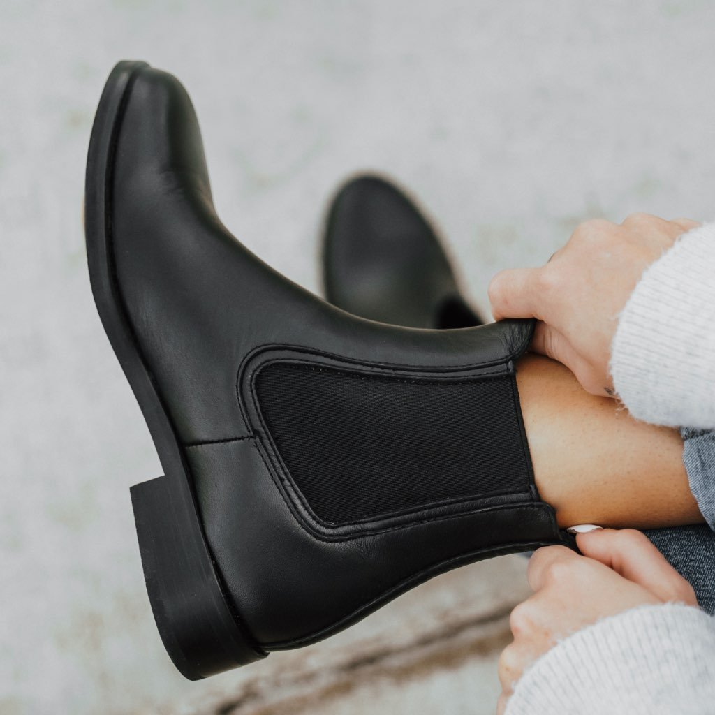 Thursday Boot Company Women's Black Leather Duchess Chelsea Size 9
