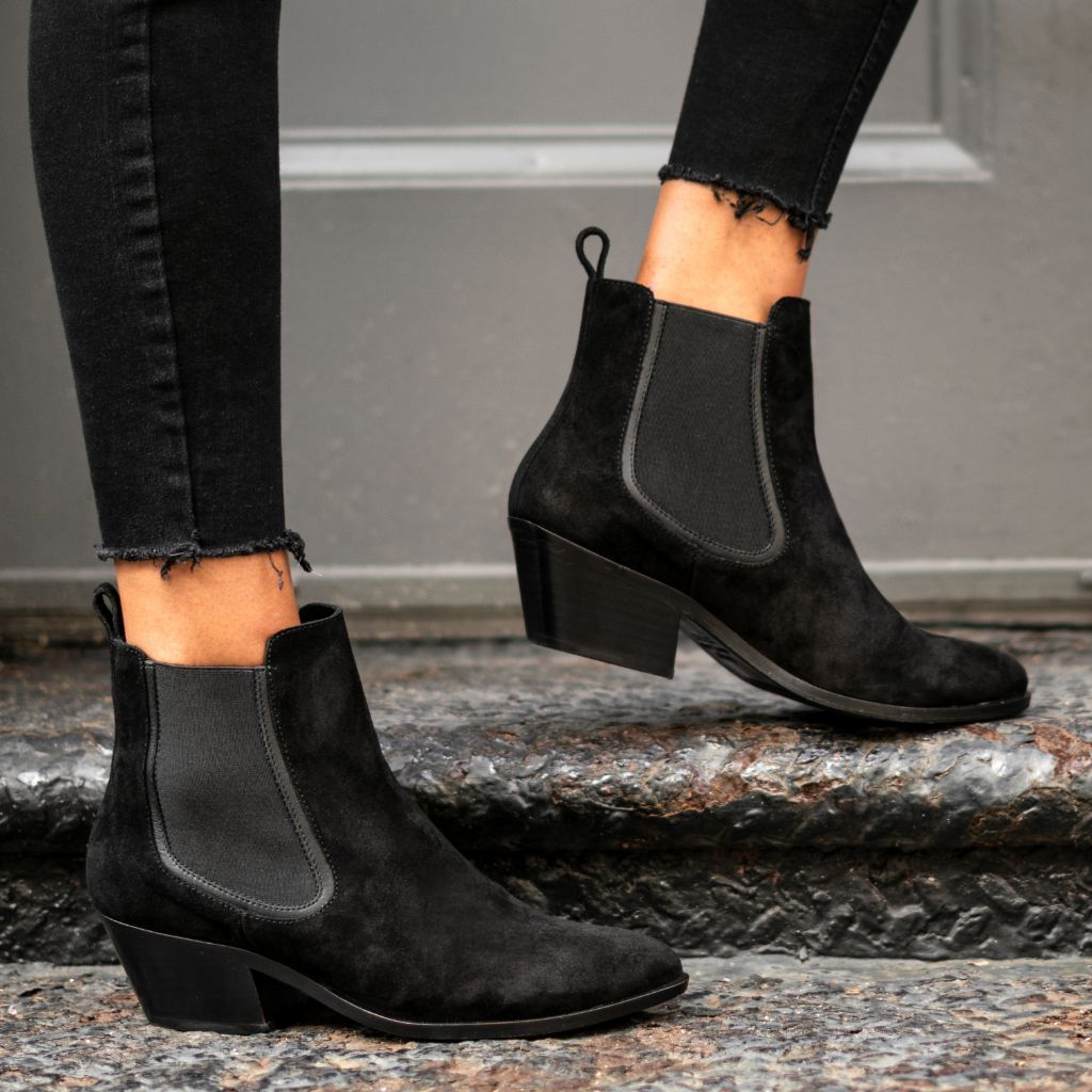 Women's Duchess Chelsea Boot In Black Leather - Thursday Boot Company   Black chelsea boots outfit, Black boots outfit, Fashion clothes women