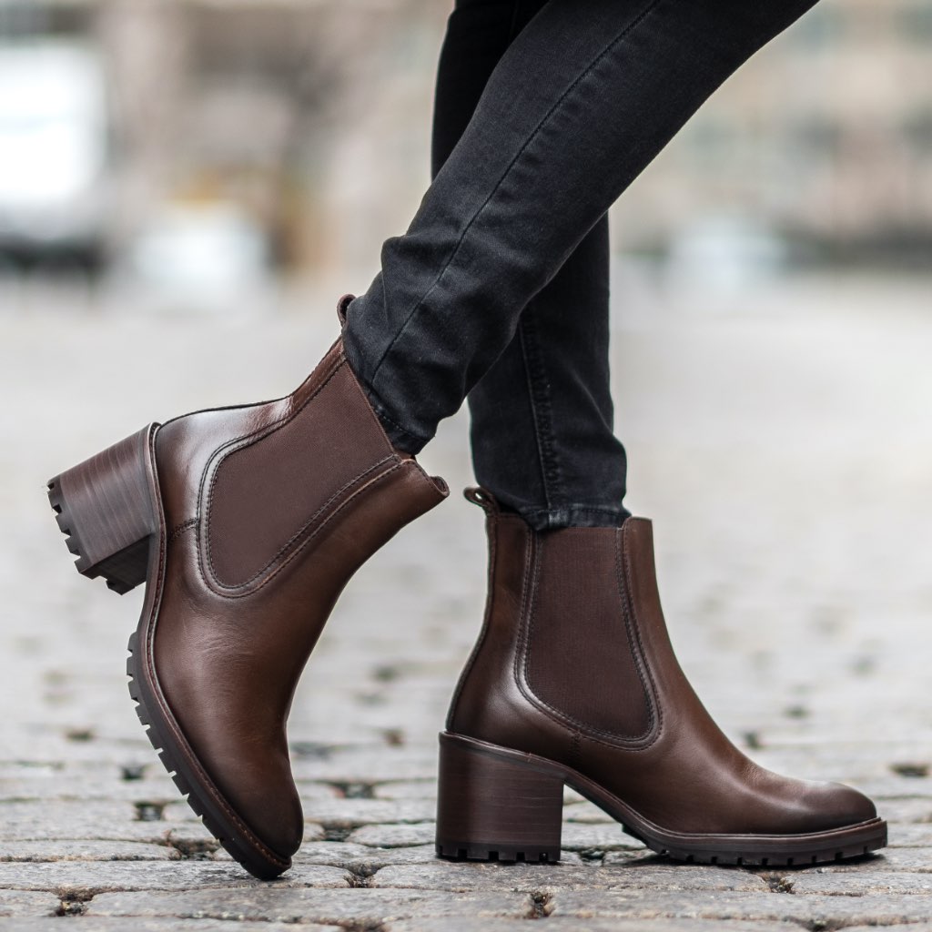 besøgende Mars Tyggegummi Women's Knockout High Heel Chelsea Boot In Chocolate Brown - Thursday