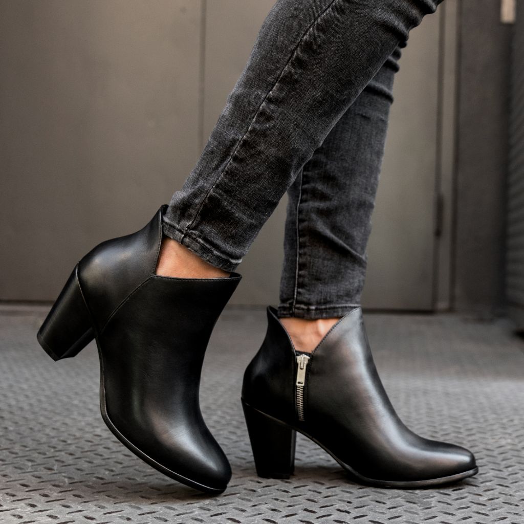 Winter trends 2023: What's the best way to wear black ankle boots? – Melvin  & Hamilton